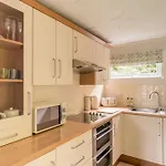 Сasa de vacaciones Squirrel Bank With A Hot Tub And Parking Bowness-on-Windermere