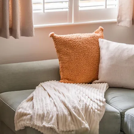 Dom wakacyjny Squirrel Bank, With A Hot Tub & Parking