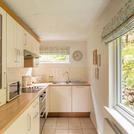 Squirrel Bank, With A Hot Tub & Parking