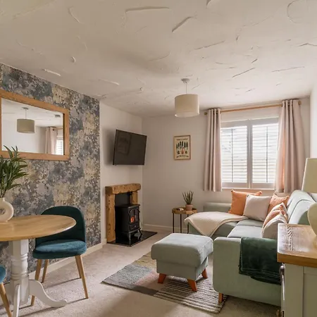 Squirrel Bank, With A Hot Tub & Parking Bowness-on-Windermere