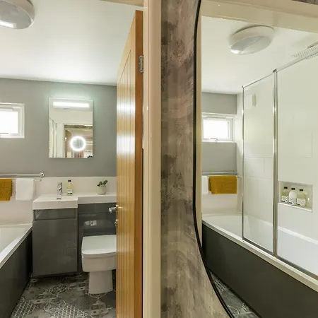 Squirrel Bank, With A Hot Tub & Parking Tatil Evi